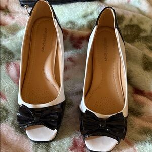 Comfortview Black and White Peep Toe Heels
